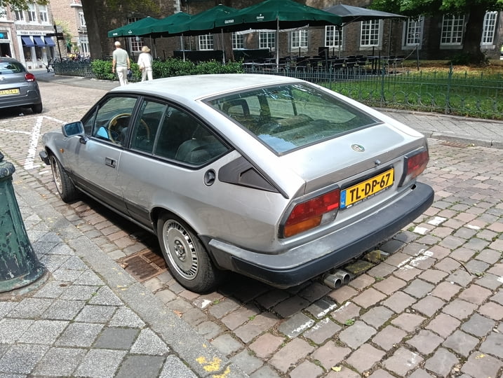 52f7282a-ba49-40f7-b9b3-6abdbbb9f538.jpg